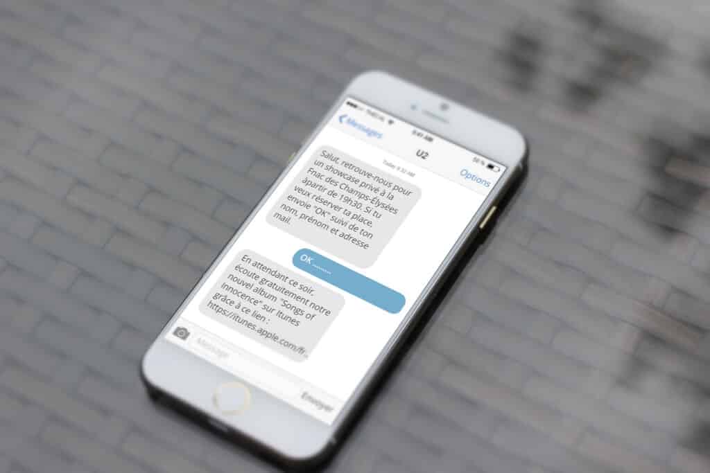 Hoe de tekstberichten van iemand anders te lezen zonder hun telefoon