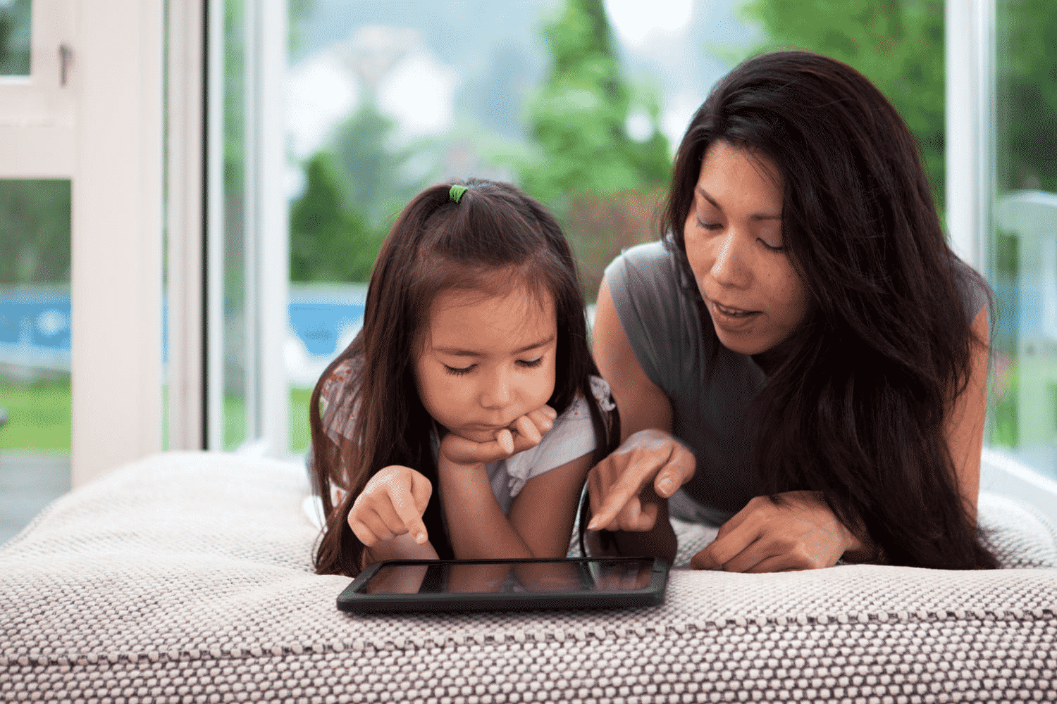 Hoe de tekstberichten van iemand anders te lezen zonder hun telefoon
